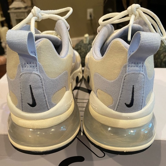 Air Max 270 React. Color white/ghost-fossil-sail/Black. Size 5.5 - Picture 8 of 9